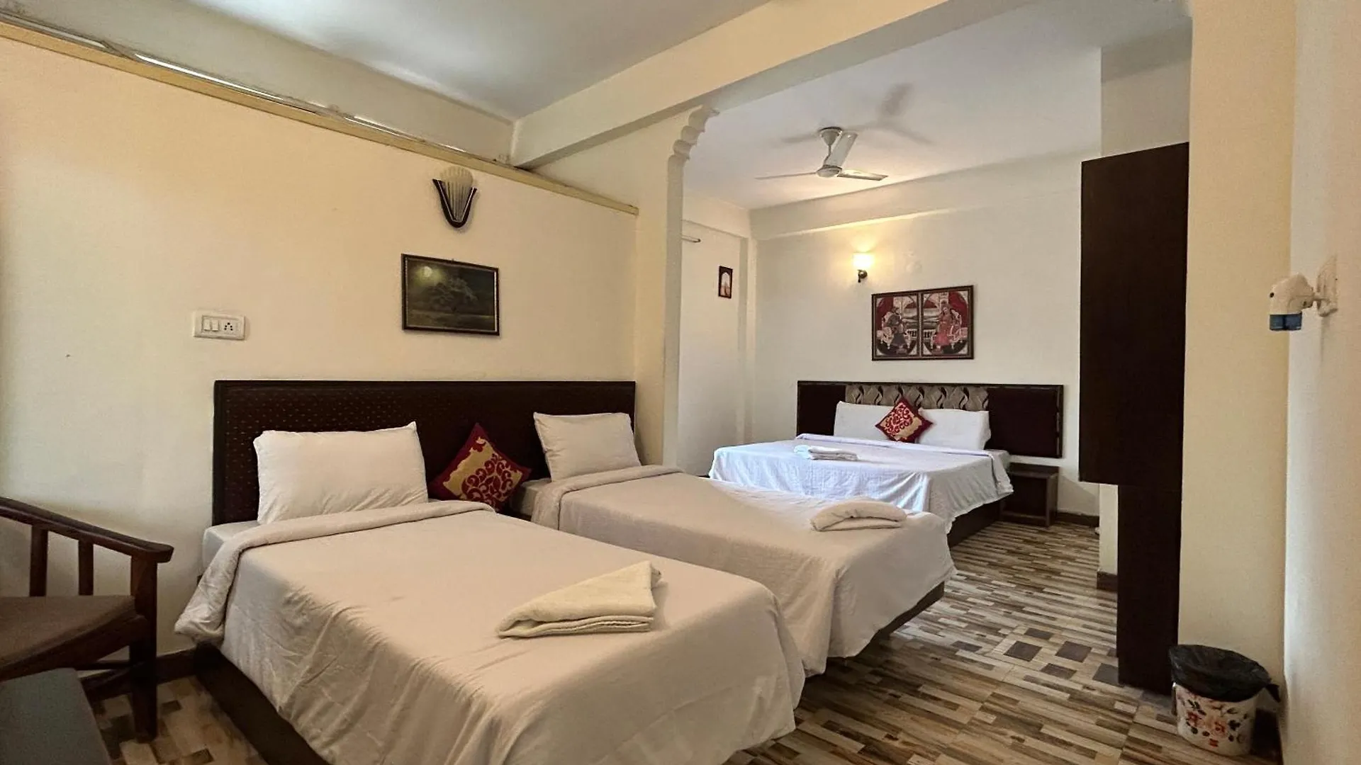Max Guest House Agra   Agra (Uttar Pradesh)