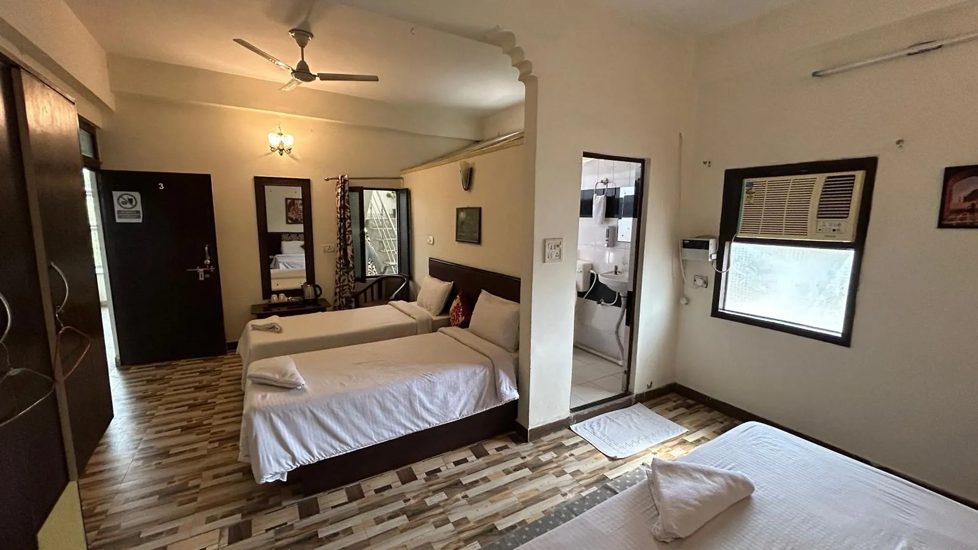 Max Guest House Agra