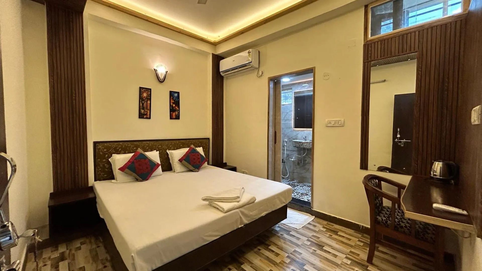 Max Guest House Agra