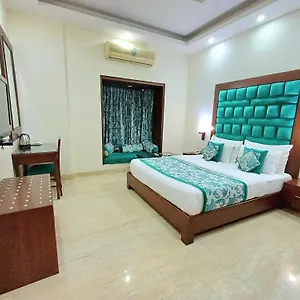 Siris 18 3*, Gurgaon Indie